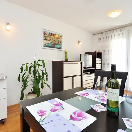 Ante Apartment