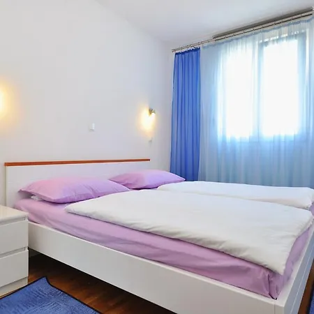 Apartment Ante