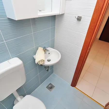 Ante Apartment *
