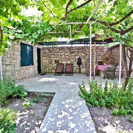 Apartment Ante