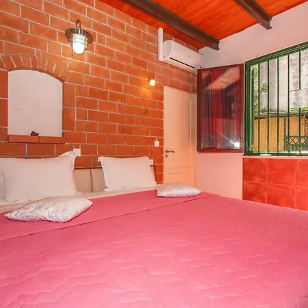 Ante Apartment