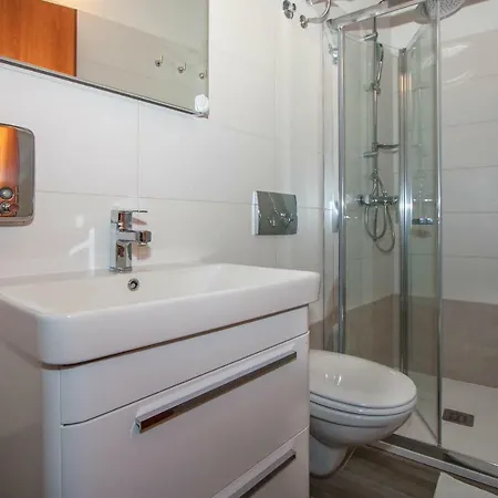 Ante Apartment *